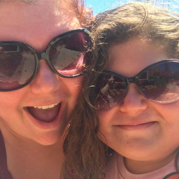 Meet your Posher, Jennifer - Picture 1 of 1